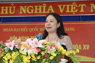 Phó Chủ tịch nước Võ Thị Ánh Xuân phát biểu tại buổi tiếp xúc cử tri.