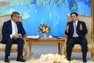 Thủ tướng Phạm Minh Chính tiếp ông Alok Kumar Sharma, Bộ trưởng Chính phủ Anh, Chủ tịch COP26.