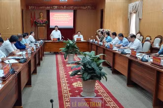Đồng chí Nguyễn Xuân Thắng phát biểu tại buổi làm việc.