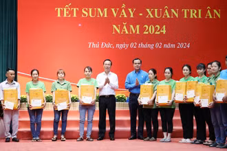 Chủ tịch nước Võ Văn Thưởng dự chương trình Tết sum vầy-Xuân tri ân tại TP Thủ Đức