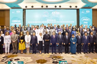 Chủ tịch Quốc hội Trần Thanh Mẫn với các trưởng đoàn và đại biểu quốc tế chụp ảnh chung. Ảnh: Doãn Tấn - TTXVN