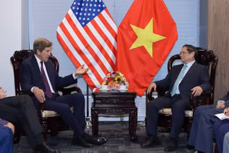 Thủ tướng Phạm Minh Chính tiếp Đặc phái viên của Tổng thống Hoa Kỳ về khí hậu John Kerry.
