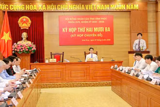 Toàn cảnh kỳ họp Hội đồng nhân dân tỉnh.
