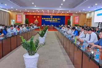 Toàn cảnh kỳ họp.