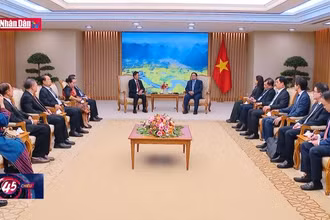 Thủ tướng tiếp Chủ tịch Ủy ban Trung ương Mặt trận Lào xây dựng đất nước