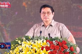 Thủ tướng: Chung sức đồng lòng, vượt nắng thắng mưa để hoàn thành dự án
