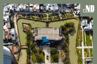 Thành cổ ẩn mình giữa lòng thành phố