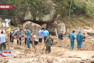 Ấm áp tình người sau cơn lũ