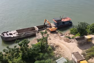 Bến thủy nội địa của Công ty trách nhiệm hữu hạn Thường Xuyên, xã Hùng Lô, thành phố Việt trì, tỉnh Phú Thọ bị xử phạt do hết thời gian hoạt động.