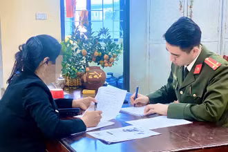 Chị T.T.P. tại cơ quan Công an. 