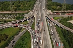 [Video] Xây dựng mức thu phí sử dụng đường bộ đối với 18 tuyến cao tốc