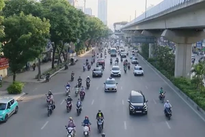 [Video] Hà Nội thí điểm cấm xe máy xăng theo giờ tại một số khu vực vành đai 1 từ ngày 1/7/2026