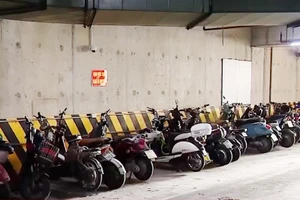 [Video] Bộ Xây dựng yêu cầu hoàn thiện quy chuẩn an toàn cho chung cư có trạm sạc xe điện