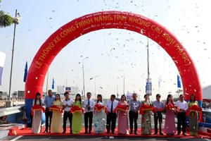 [Video] Hoàn thành nâng tĩnh không cầu Bình Phước 1