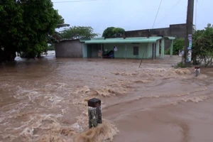 [Video] Mưa lũ tiếp tục gây thiệt hại hàng trăm tỷ đồng