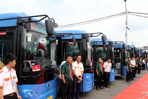 [Video] TP Hồ Chí Minh hướng tới chuyển toàn bộ xe công sang xe điện vào năm 2030