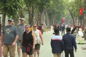 [Video] Người nước ngoài hào hứng đón Tết Dương lịch 2026 tại Thủ đô