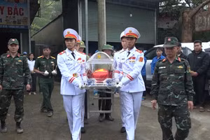 [Video] Hành trình đưa hai liệt sĩ trở về từ đỉnh đèo Pha Đin