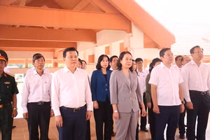 [Video] Phó Chủ tịch nước Võ Thị Ánh Xuân dâng hương tưởng niệm các Anh hùng liệt sĩ tại Tây Ninh 