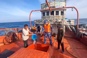 [Video] Xăng dầu tăng giá, dầu nhập lậu thẩm thấu qua vùng biển Tây Nam