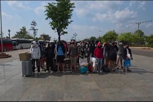 [Video] Tiếp nhận 344 công dân từ Campuchia, phát hiện 4 đối tượng truy nã