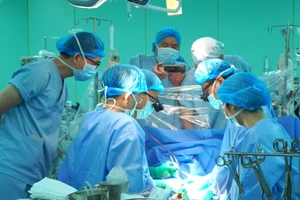 [Video] Trái tim xuyên Việt, mang lại sự sống cho bệnh nhi 11 tuổi