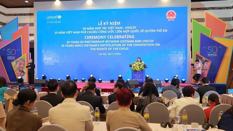 Toàn cảnh Lễ kỷ niệm 50 năm hợp tác Việt Nam - UNICEF, 35 năm Việt Nam phê chuẩn Công ước Liên hợp quốc về Quyền trẻ em.