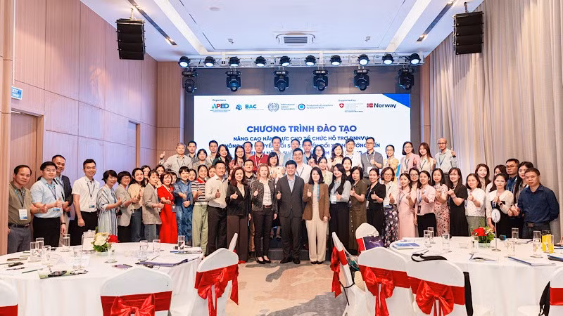 Đại diện các doanh nghiệp vừa và nhỏ tại Hà Nội tham gia khóa đào tạo.