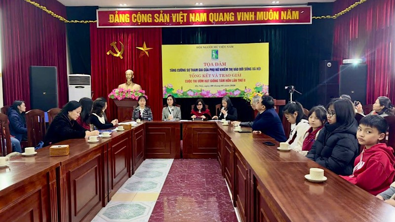 Các đại biểu tham gia thảo luận, chia sẻ thông tin tại buổi Tọa đàm.