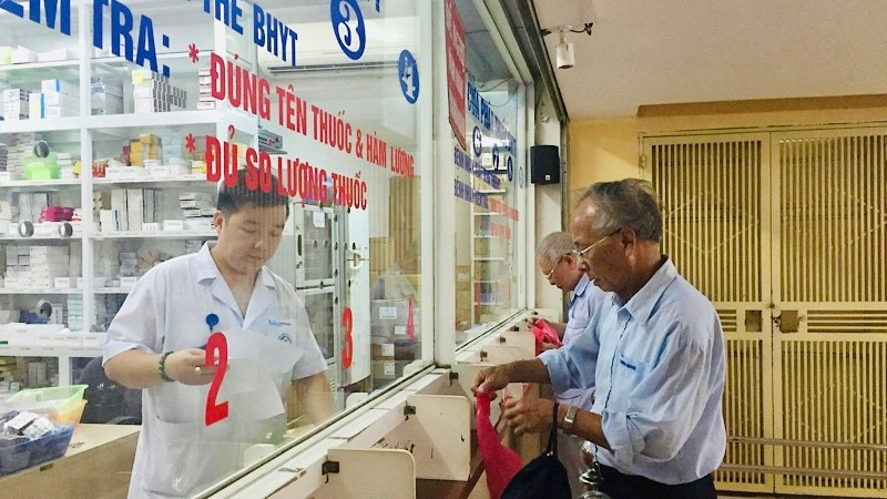 Cơ quan Bảo hiểm xã hội rà soát việc cấp thuốc ngoại trú trên 30 ngày, nhằm bảo đảm quyền lợi người tham gia bảo hiểm y tế.