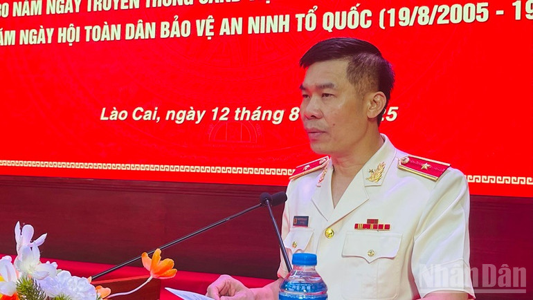 Thiếu tướng Cao Minh Huyền, Giám đốc Công an tỉnh Lào Cai đọc diễn văn tại lễ kỷ niệm. ndo_br_img-6495.jpg
