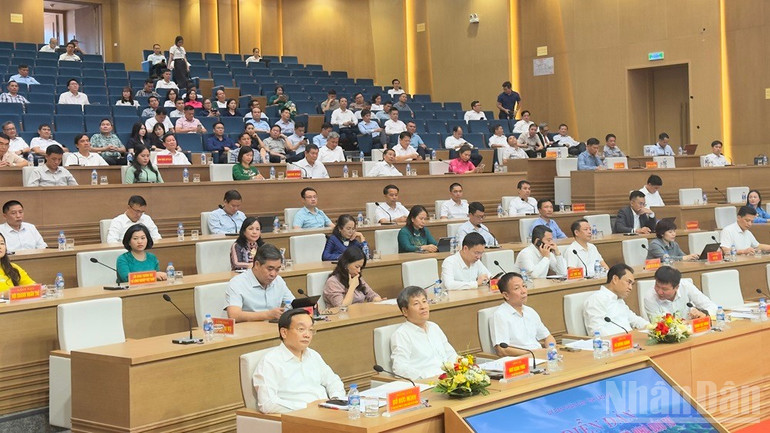 ប្រតិភូចូលរួមវេទិកា។ ndo_br_img-7226.jpg