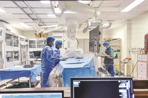 Bệnh viện đa khoa Hà Giang chú trọng công tác đào tạo và đầu tư thiết bị y tế hiện đại nhằm nâng cao chất lượng khám, chữa bệnh cho nhân dân.