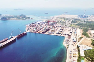 Toàn cảnh Công ty TNHH Đóng tàu HD Hyundai Việt Nam - doanh nghiệp có vốn đầu tư nước ngoài đang hoạt động hiệu quả tại tỉnh Khánh Hòa. (Ảnh CTV)