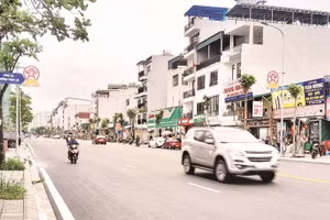 Đường Nguyễn Lam sau khi được hoàn thiện đã khang trang, hiện đại hơn