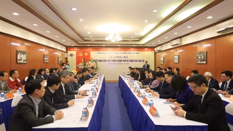 Quang cảnh buổi lễ công bố.