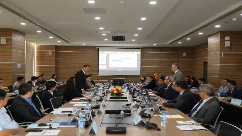 Quang cảnh buổi làm việc.