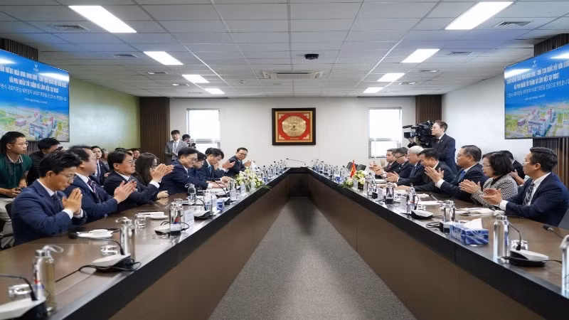Quang cảnh buổi làm việc tại VKIST của Chủ tịch Quốc hội Hàn Quốc Woo Won Shik.