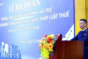Trưởng Thuế TP Hà Nội Vũ Mạnh Cường phát động tháng cao điểm hỗ trợ người nộp thuế.