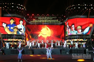 Chương trình nghệ thuật đặc biệt của tỉnh Hưng Yên được đầu tư kỹ lưỡng, mang hơi thở cuộc sống và niềm tin son sắt vào sự lãnh đạo của Đảng.