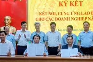 Có 6 đơn vị ký kết hợp tác đào tạo theo đơn đặt hàng tại Hội nghị kết nối cung cầu lao động cho doanh nghiệp do Sở Nội vụ tỉnh Hưng Yên tổ chức.