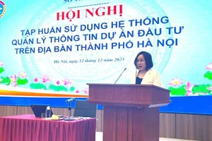 Bà Trần Thị Dung-Trưởng phòng Công nghệ thông tin và Chuyển đổi số phát biểu.
