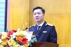 Phó trưởng Thuế thành phố Hà Nội Nguyễn Tiến Minh phát biểu khai mạc hội nghị.