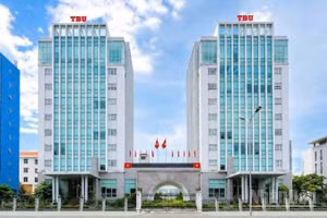 Trường đại học Thái Bình tiếp nhận tòa nhà liên cơ tại thành phố Thái Bình cũ để quản lý, sử dụng.