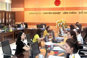 Để bảo đảm phù hợp và thể hiện đúng bản chất của thuế thu nhập, Bộ Tài chính dự kiến báo cáo Chính phủ phương án thu thuế trên thu nhập (doanh thu-chi phí) đối với tất cả các cá nhân có doanh thu trên ngưỡng không chịu thuế.