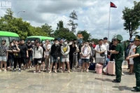 85 công dân Việt Nam được phía Campuchia trao trả tại Cửa khẩu quốc tế Hoa Lư. 