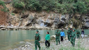 Bộ đội Biên phòng tỉnh Lào Cai tuần tra bảo vệ biên giới.