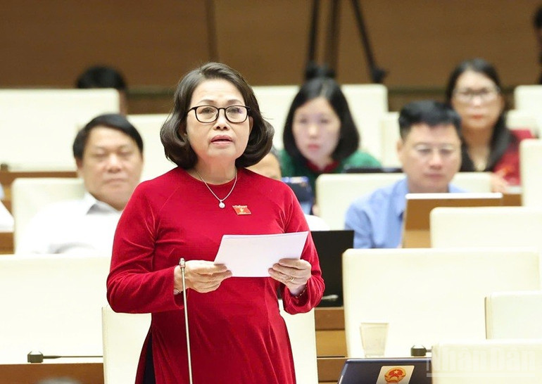 Đại biểu Nguyễn Thị Yến (Bà Rịa-Vũng Tàu) phát biểu. (Ảnh: DUY LINH) ndo_br_nguyen-thi-yen-ba-ria-vung-tau.jpg