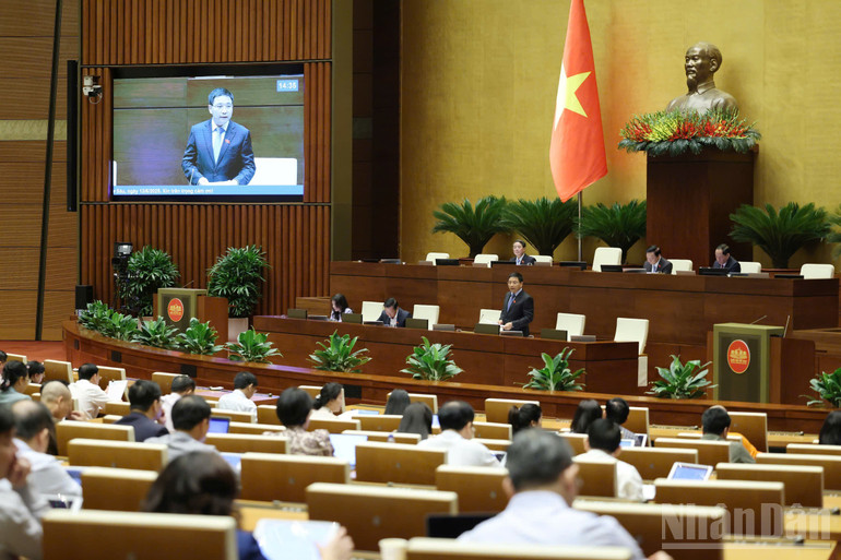 Quang cảnh phiên họp. (Ảnh: DUY LINH) ndo_br_img-1749779789265-1749780044769.jpg