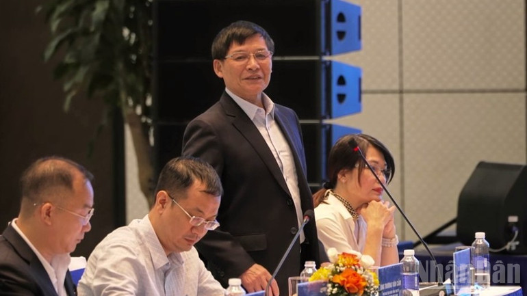 Ông Trương Văn Cẩm, Phó Chủ tịch kiêm Tổng Thư ký Hiệp hội Dệt may Việt Nam. (Ảnh: TRUNG HƯNG) ndo_br_093342.jpg